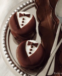 Mini White Chocolate Tuxedo Cheesecake