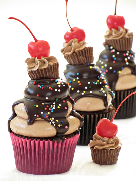 [Image: Peanut-Butter-and-Chocolate-Cupcakes_Bakers-Royale1.jpg]