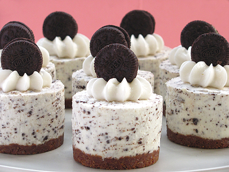 #3 Oreo Cookies and Cream No-Bake Cheesecakes