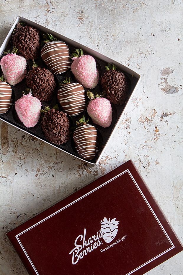 Chocolate Covered Strawberries || Bakers Royale