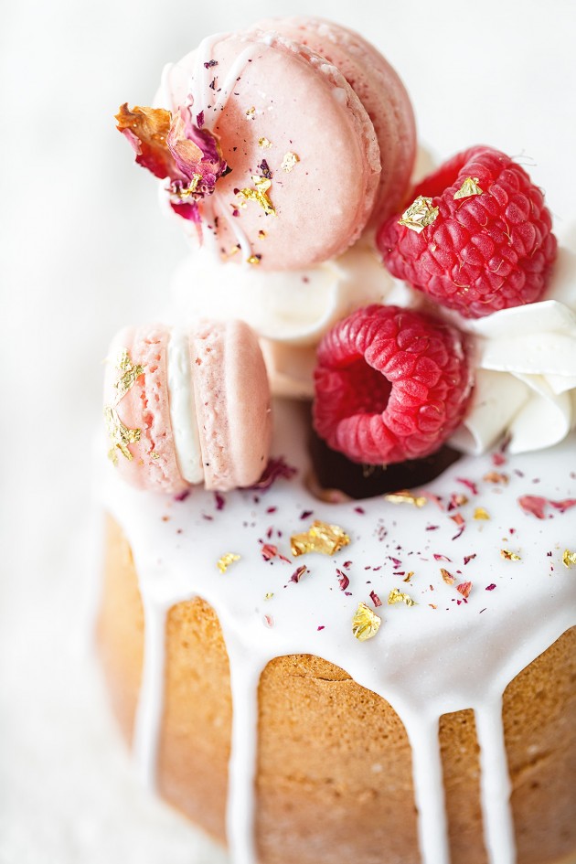Mini Vanilla Rose Cakes via Bakers Royale