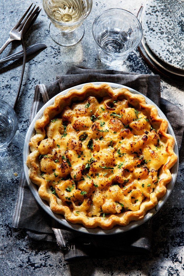 meaty-mac-and-cheese-pie-bakers-royale