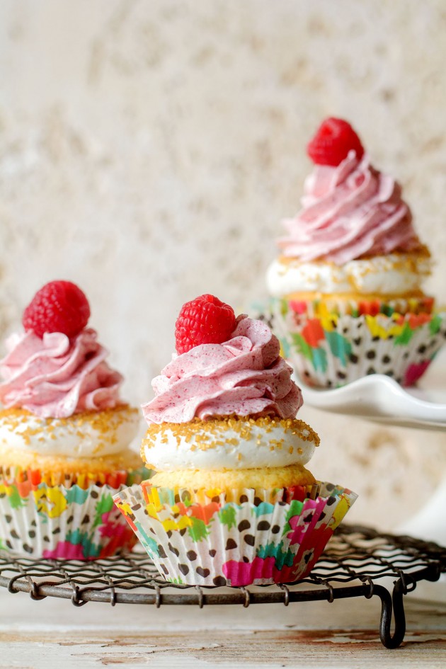 Raspberry White Chocolate Cupcakes | Bakers Royale copy