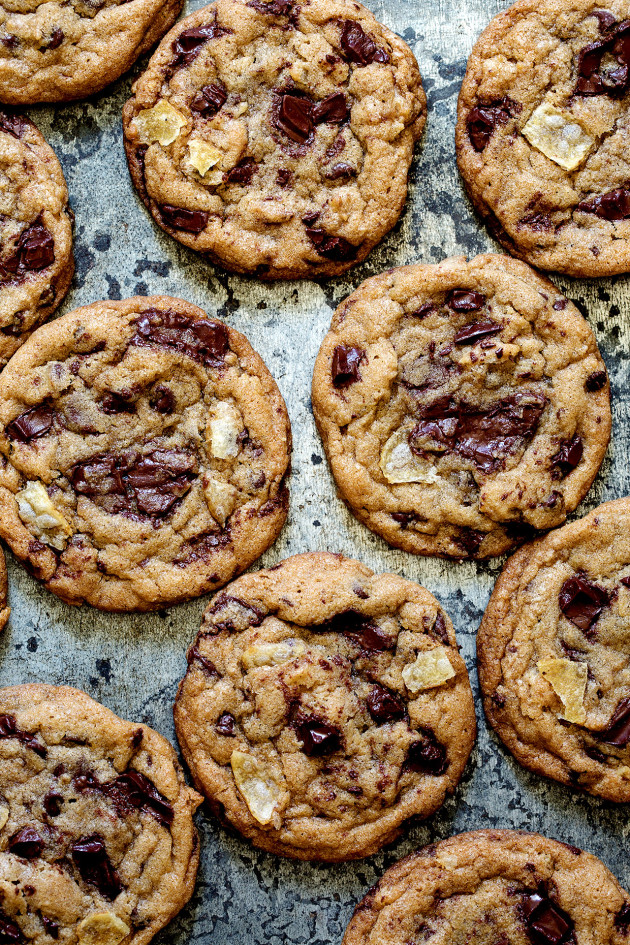 Potato Chip Chocolate Chip Cookies {via Bakers Royale} ~ A perfect sweet and salty blend. 