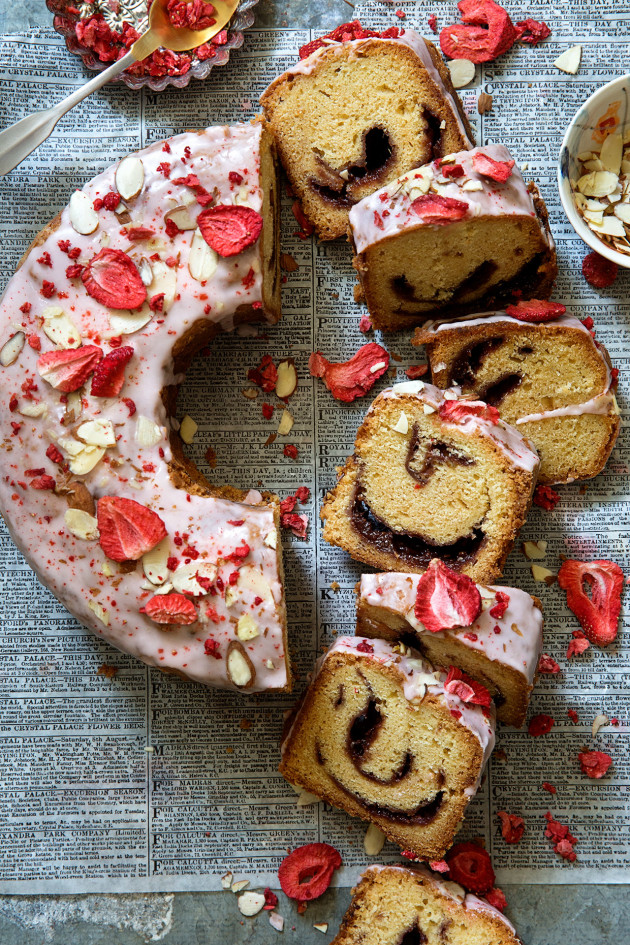 Strawberry Vanilla Jam Cake | Bakers Royale