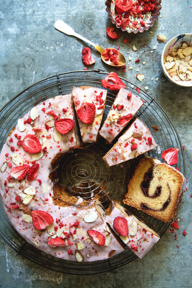 Strawberry Vanilla Jam Cake via Bakers Royale